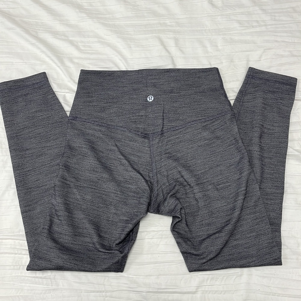 Lululemon Aligns 25” - Picture 2 of 4